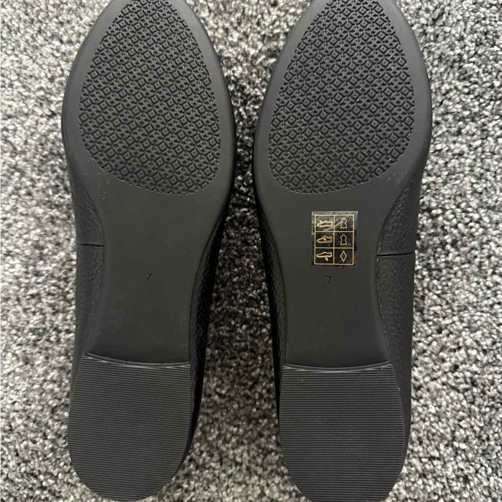 Tory Burch Black and Gold Women's Flats - Picture 4 of 7